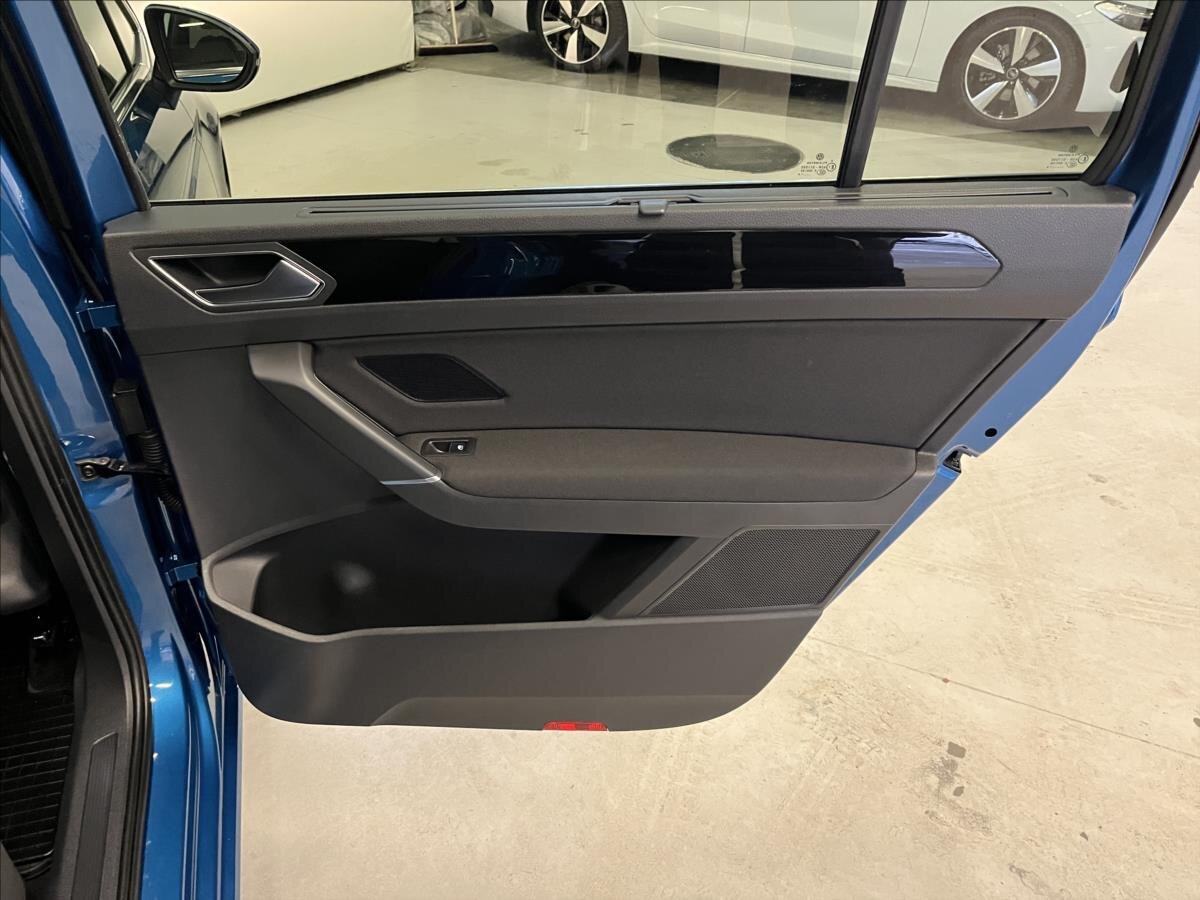 Volkswagen Touran MPV 1,5 l 110 kw