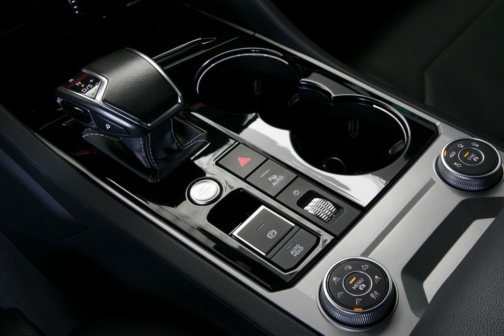 Volkswagen Touareg SUV / Terénní 3,0 l 210 kw