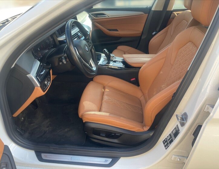 BMW Řada 5 Kombi 3,0 l 210 kw