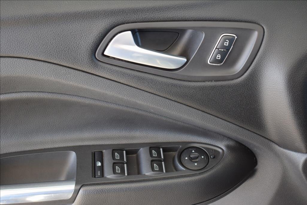 Ford Kuga SUV 1,5 l 110 kw