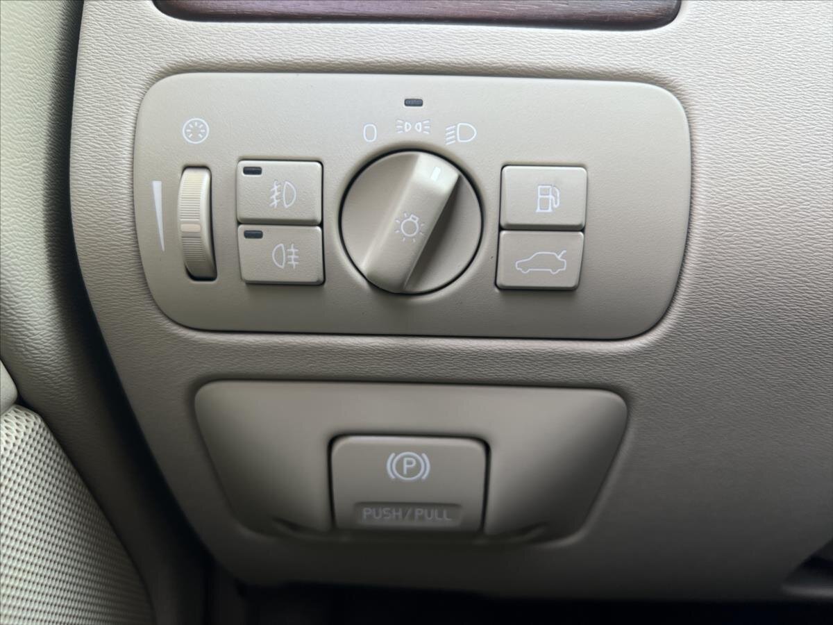 Volvo V70 Kombi 2,4 l 136 kw