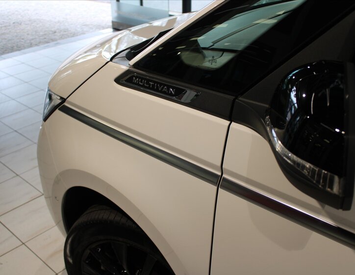 Volkswagen Multivan 8