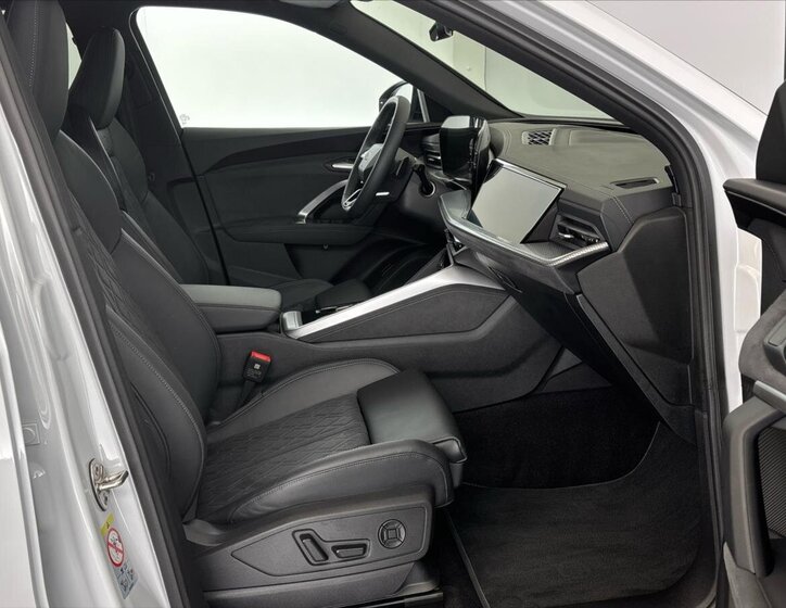 Audi Q5 SUV / Terénní 2,0 l 150 kw