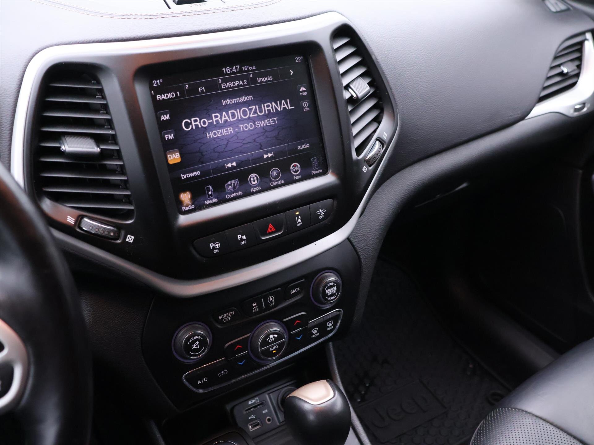 Jeep Cherokee SUV / Terénní 2,2 l 147 kw