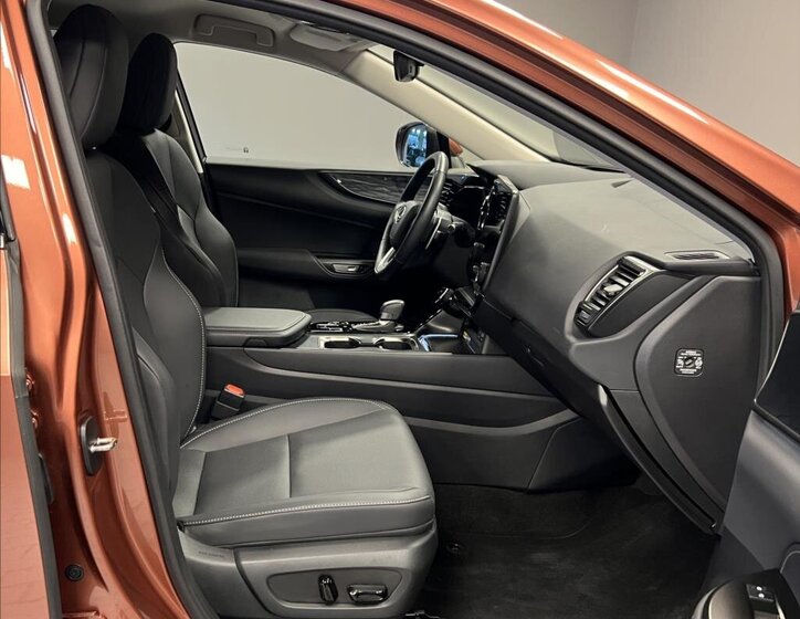 Lexus NX 350h SUV / Terénní 2,5 l 179 kw