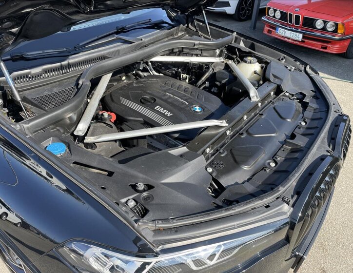 BMW X7 SUV / Terénní 3,0 l 195 kw