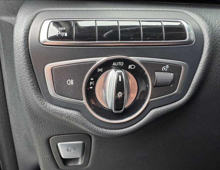 Mercedes-Benz Třídy V Kombi 2,1 l 120 kw