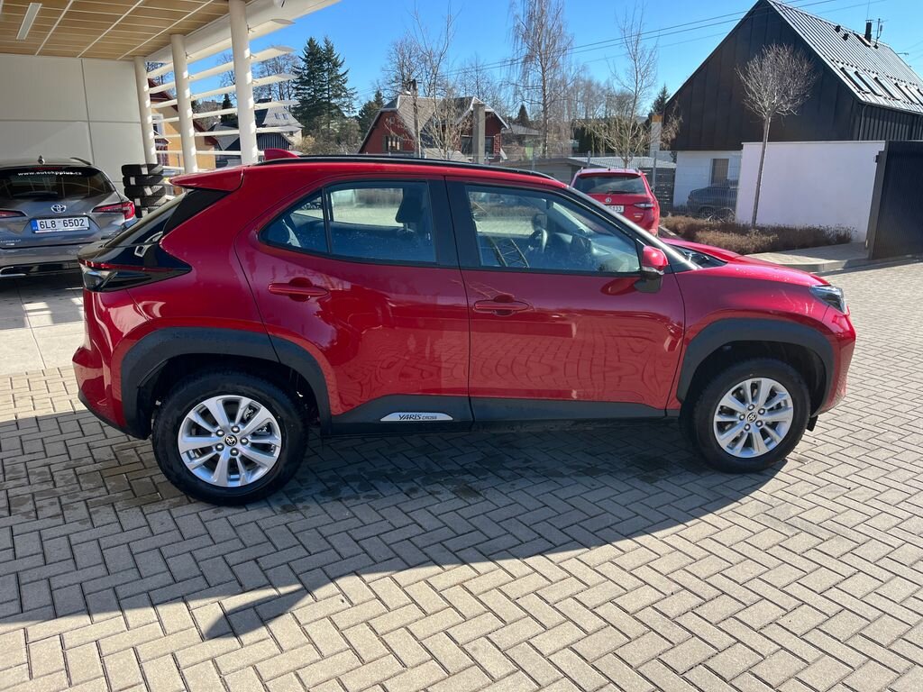Toyota Yaris Cross SUV / Terénní 1,5 l 68 kw