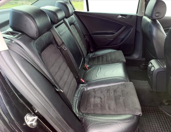 Volkswagen Passat Sedan / Limuzína 2,0 l 103 kw