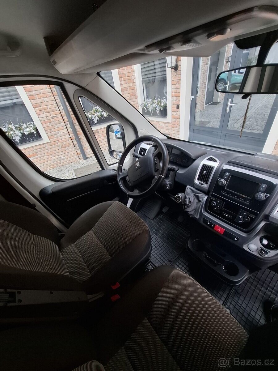 Peugeot Boxer VAN-Minibus 2,2 l 121 kw
