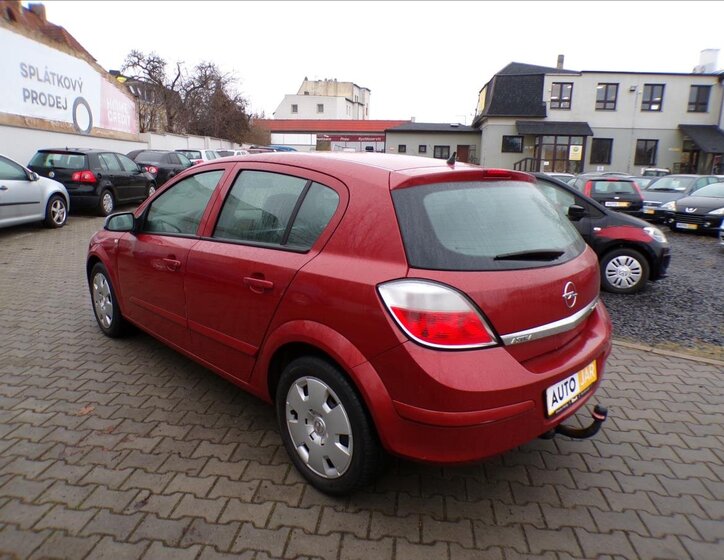Opel Astra Hatchback 1,6 l 77 kw
