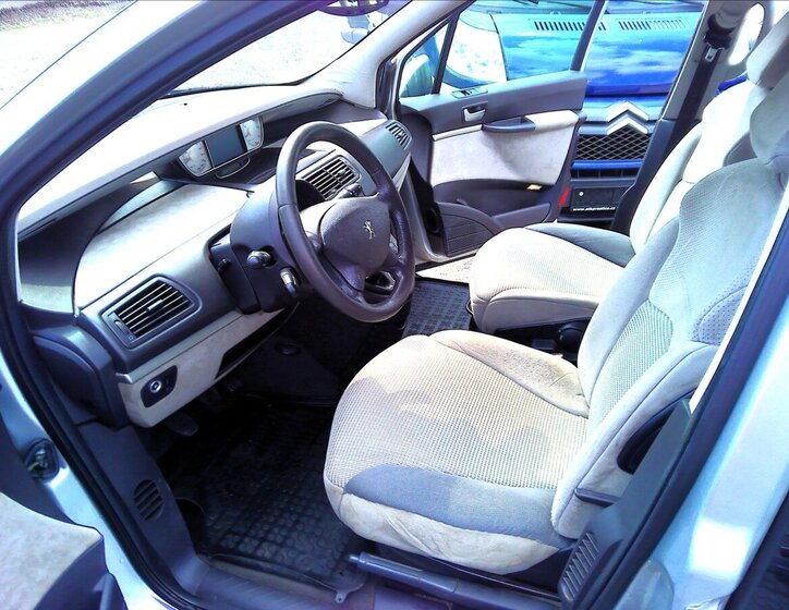 Peugeot 807 MPV 2,0 l 100 kw