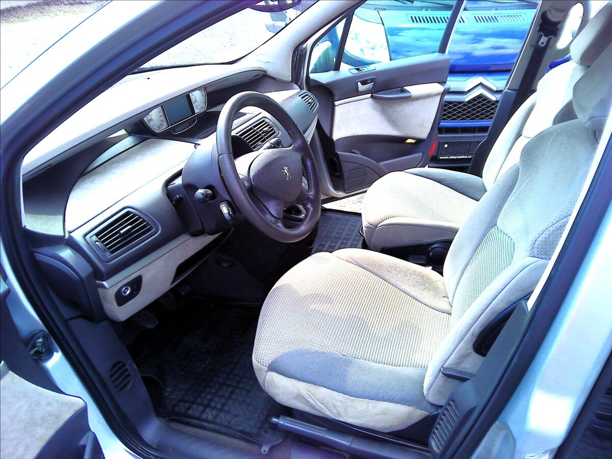 Peugeot 807 MPV 2,0 l 100 kw