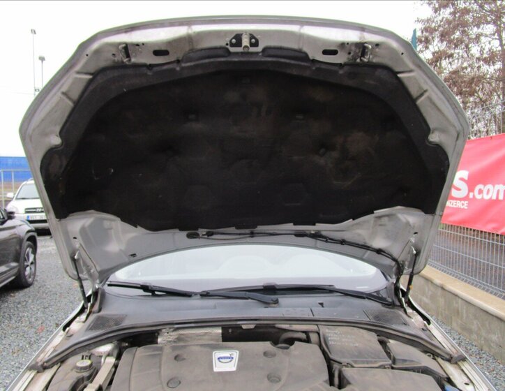 Volvo XC70 Kombi 2,4 l 158 kw