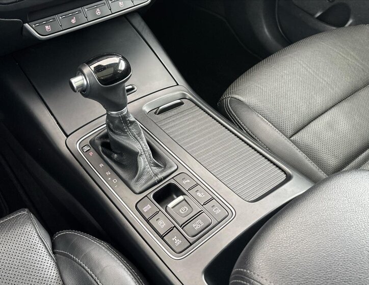 KIA Sorento SUV / Terénní 2,2 l 147 kw