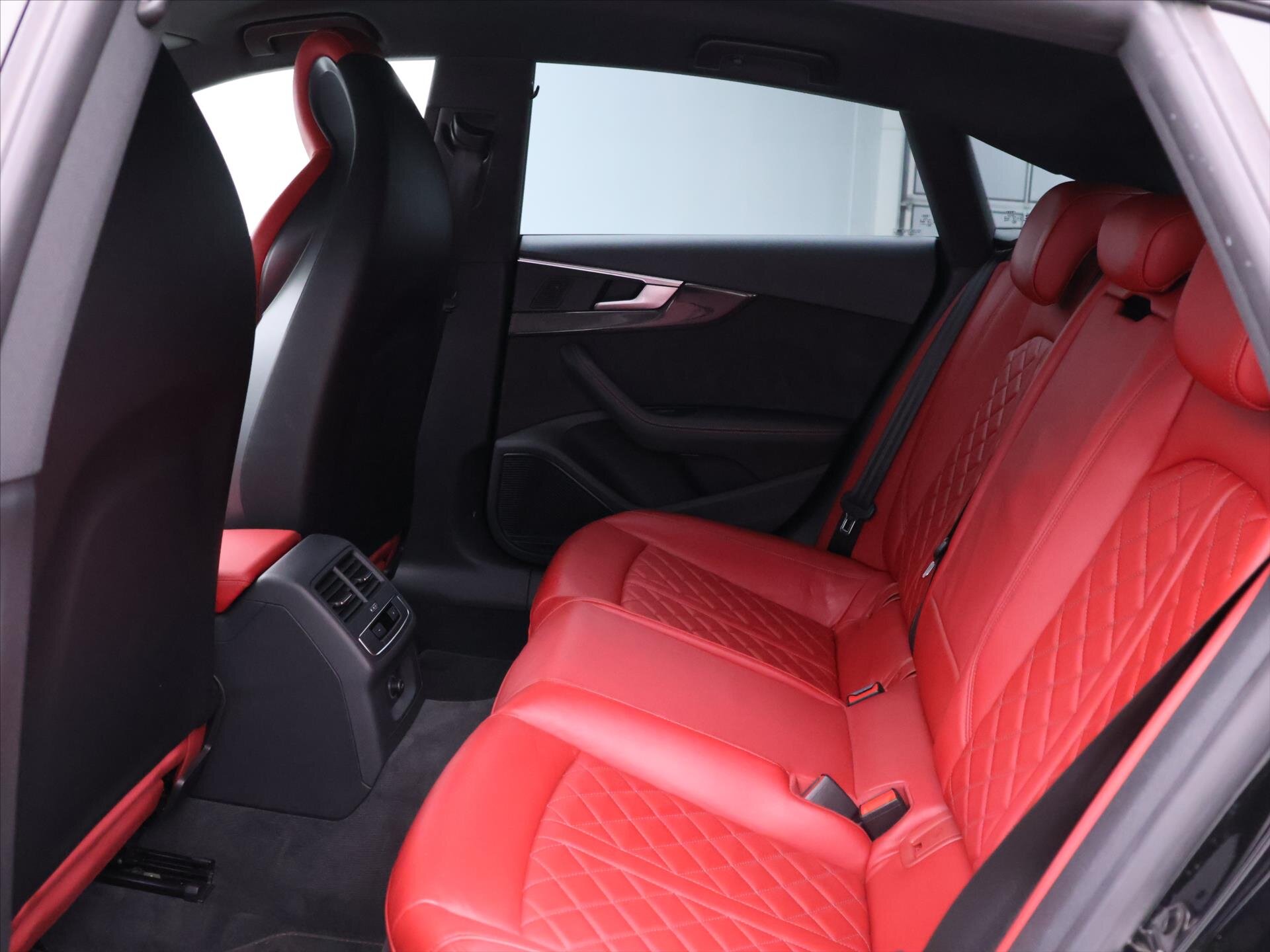 Audi S5 Sedan 3,0 l 260 kw