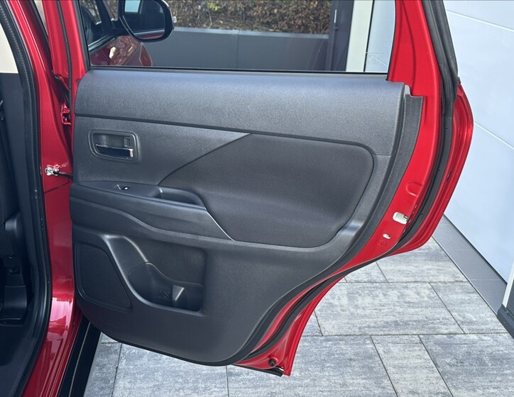 Mitsubishi Outlander 20