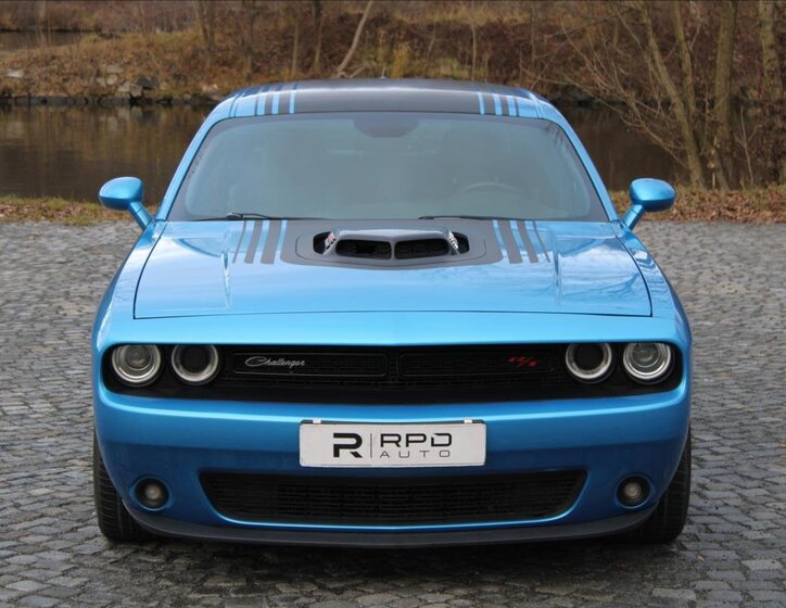 Dodge Challenger 4