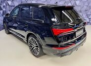 Audi Q7 4