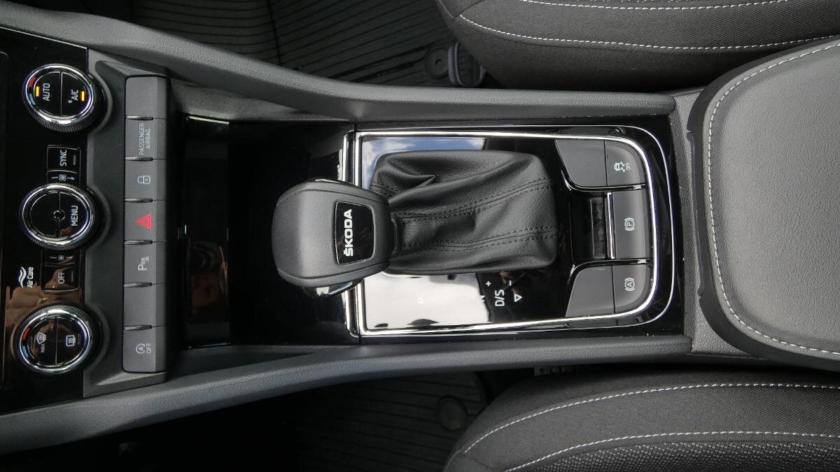 Škoda Karoq SUV / Terénní 1,5 l 110 kw