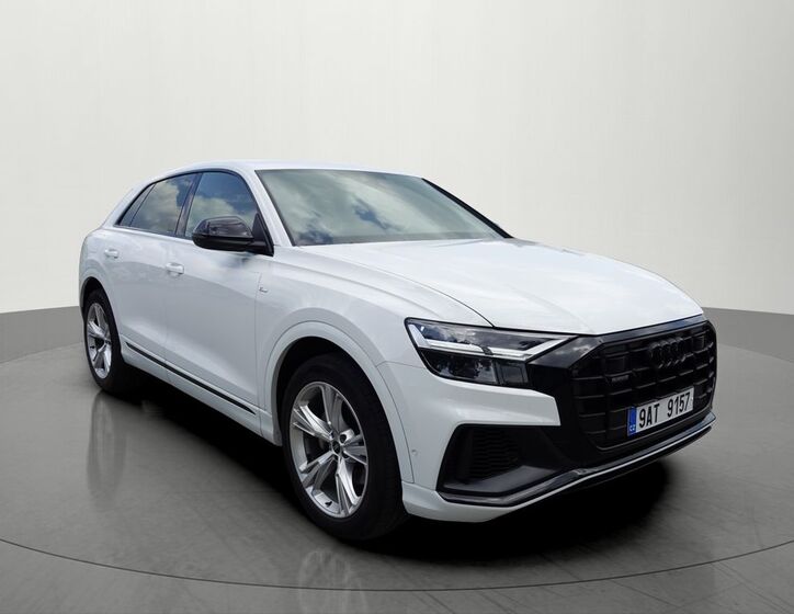 Audi Q8 6