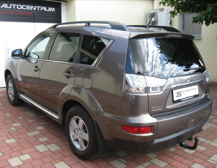 Mitsubishi Outlander 10