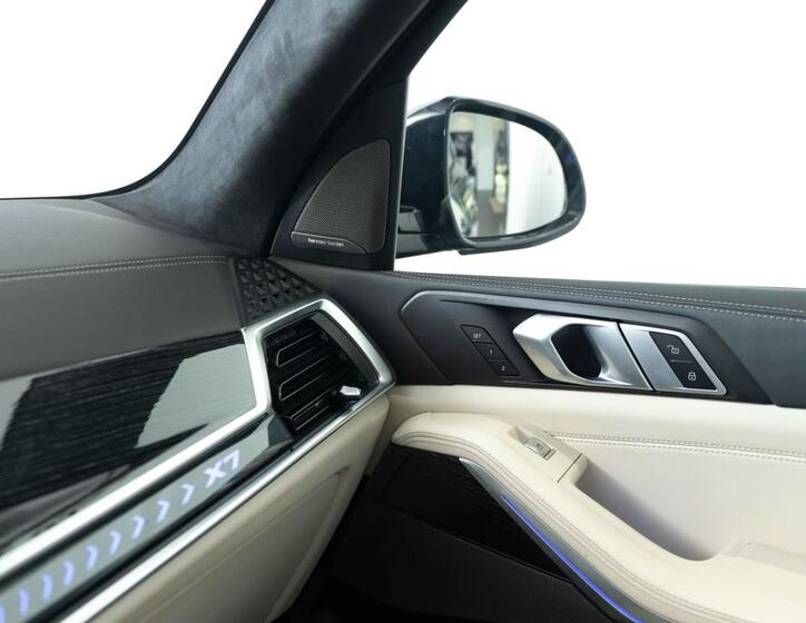 BMW X7 16