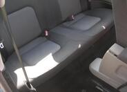 Volkswagen New Beetle 8