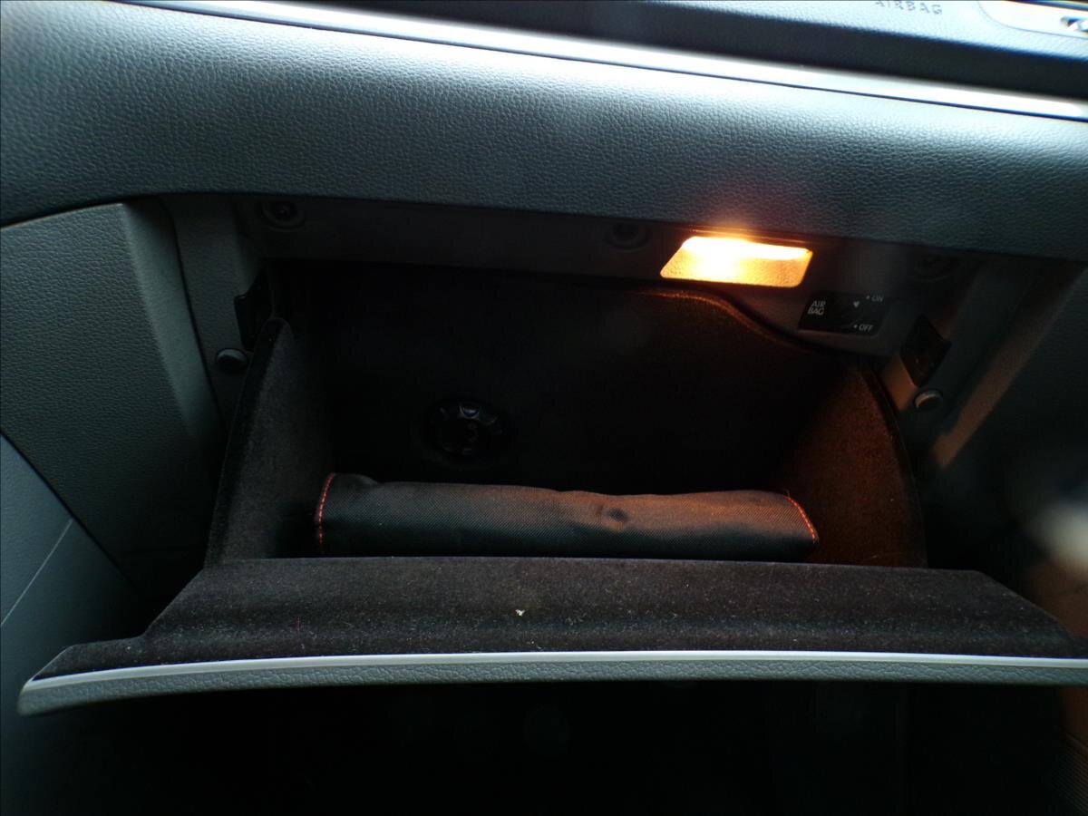 Seat Alhambra Kombi 2,0 l 125 kw