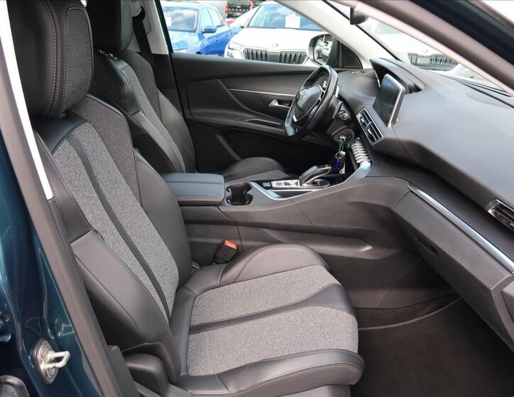 Peugeot 5008 SUV / Terénní 1,2 l 96 kw