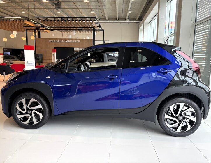 Toyota Aygo Hatchback 1,0 l 53 kw