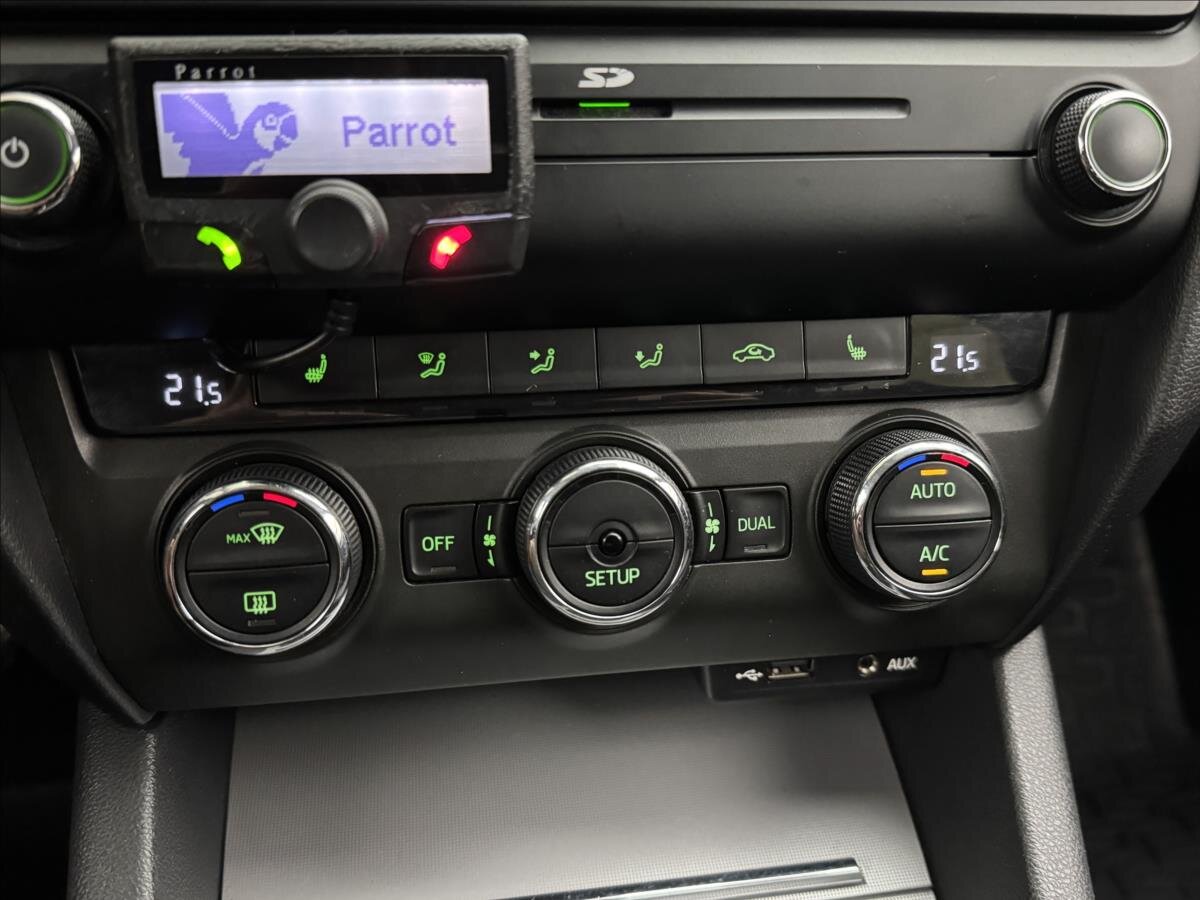 Škoda Octavia Sedan / Limuzína 1,6 l 77 kw