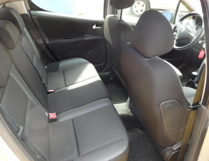 Peugeot 207 10