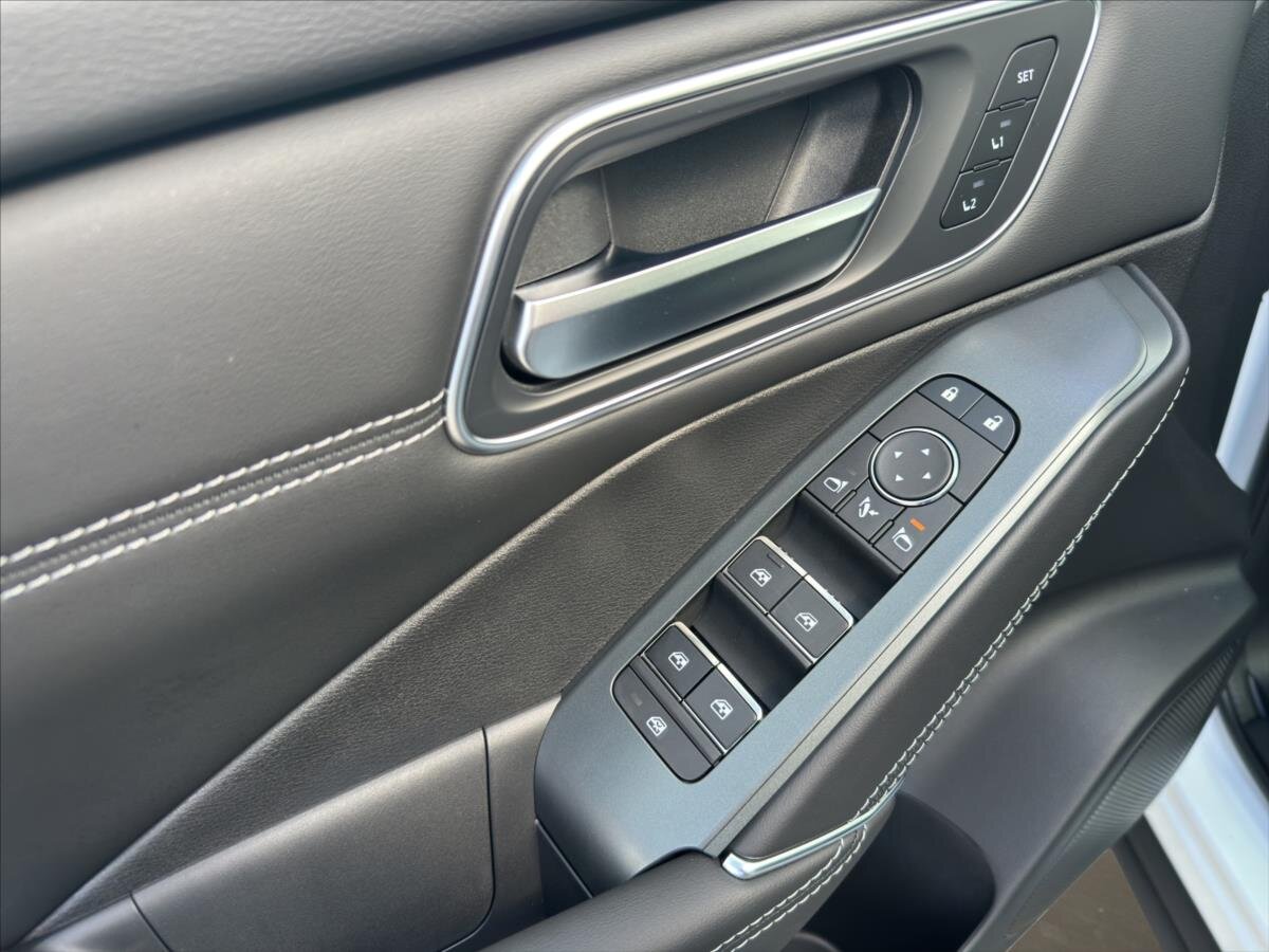 Nissan Qashqai SUV / Terénní 1,3 l 116 kw