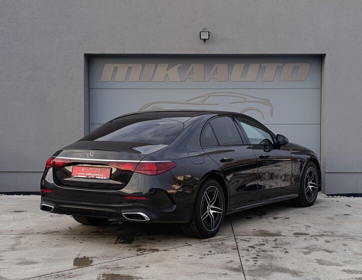 Mercedes-Benz Třídy E Sedan 2,0 l 145 kw
