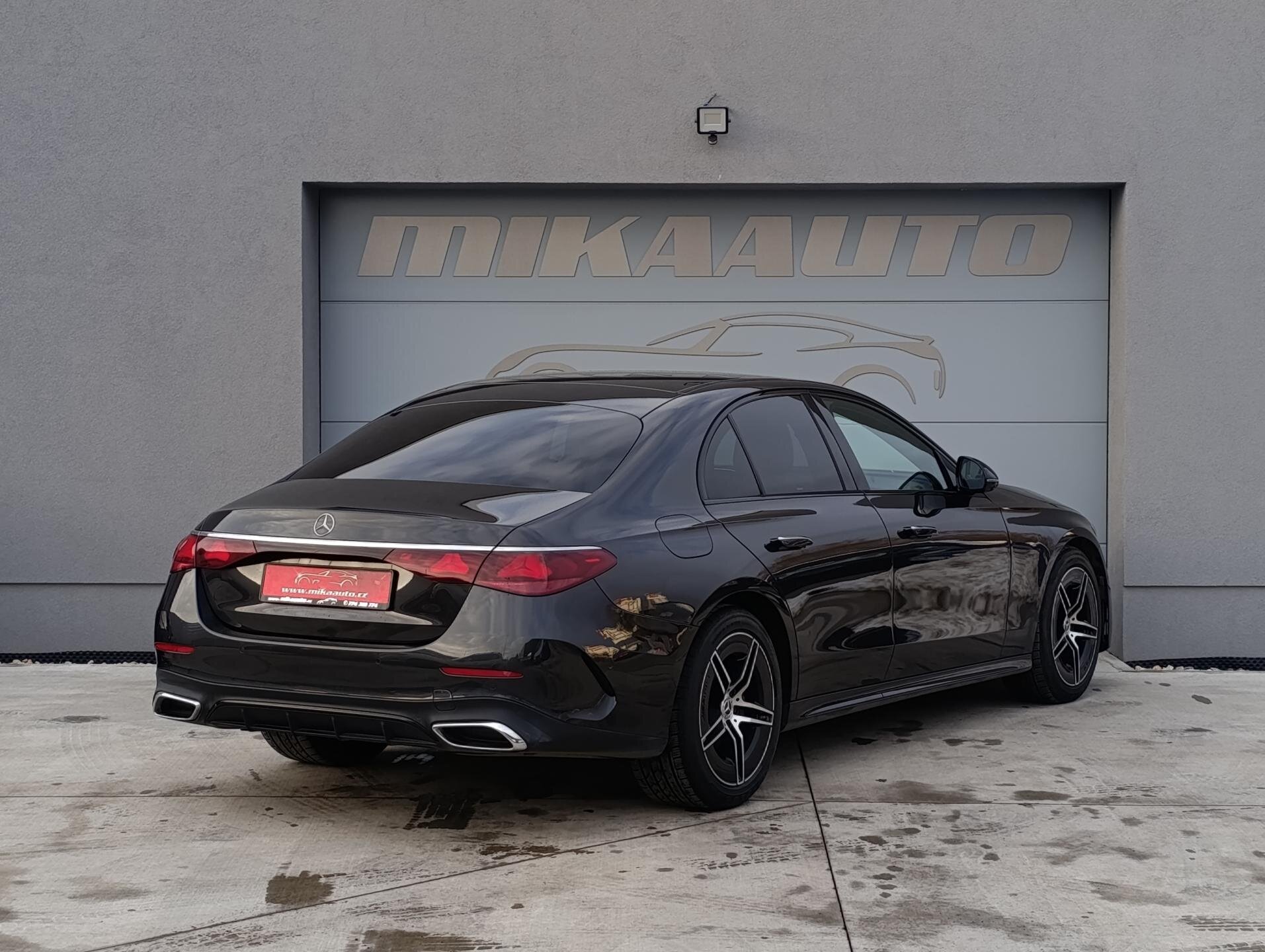 Mercedes-Benz Třídy E Sedan 2,0 l 145 kw