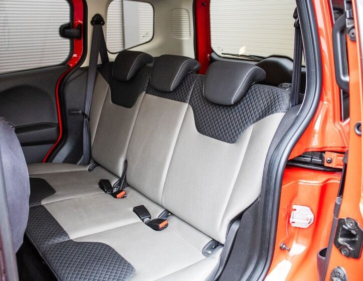 Ford Tourneo Courier MPV 998,0 74 kw