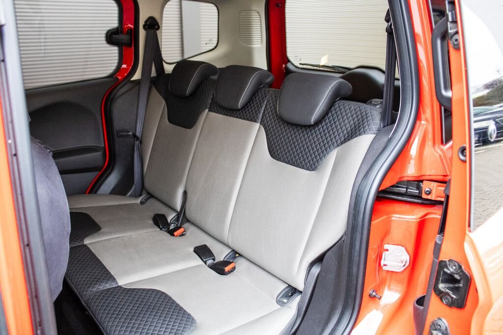 Ford Tourneo Courier MPV 998,0 74 kw