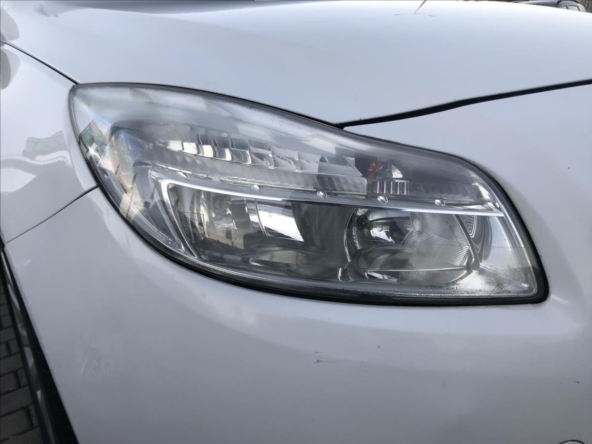 Opel Insignia Kombi 2,0 l 96 kw