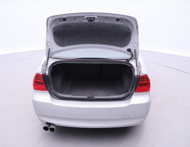 BMW Řada 3 Sedan / Limuzína 2,0 l 110 kw