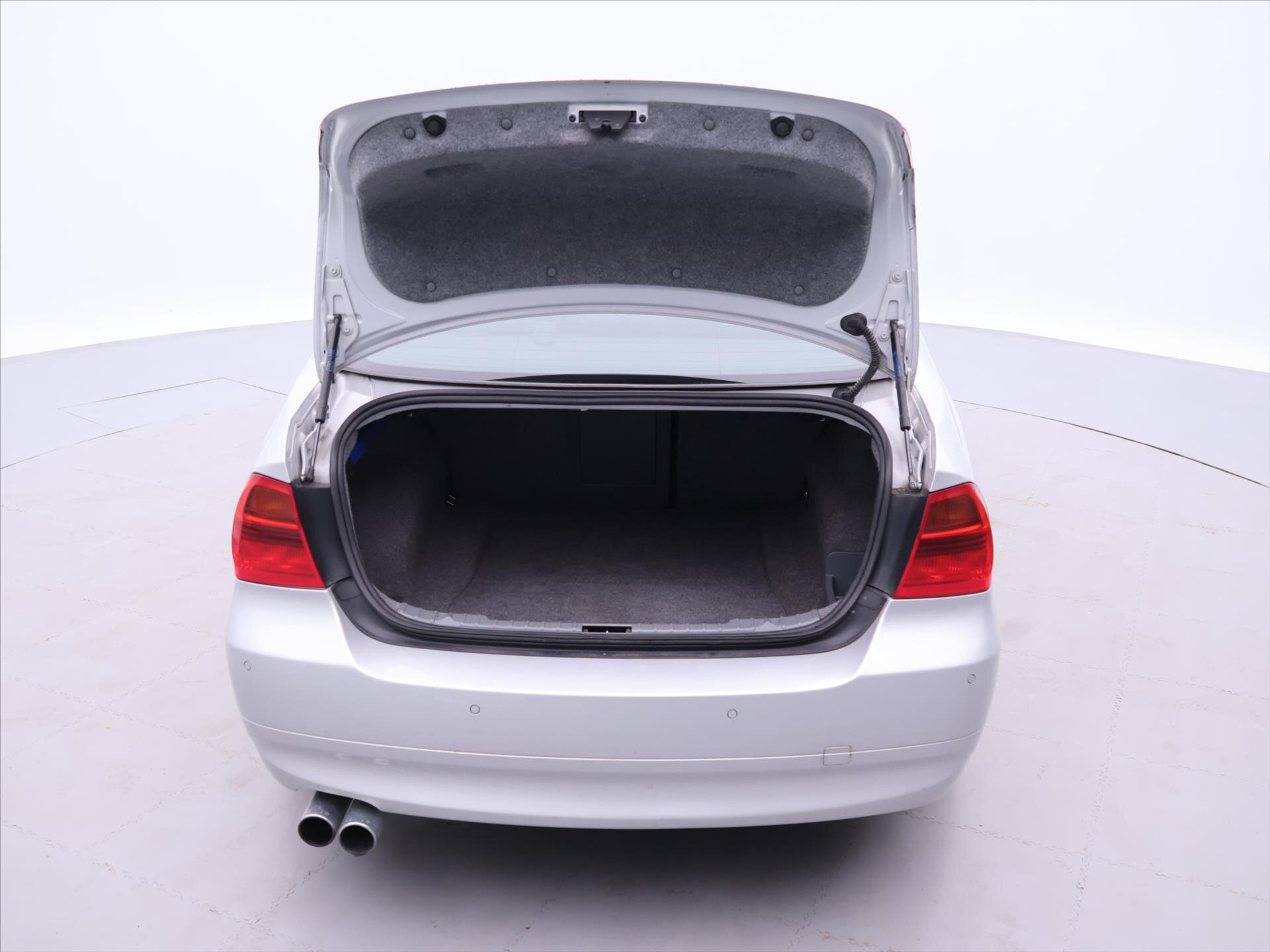 BMW Řada 3 Sedan / Limuzína 2,0 l 110 kw