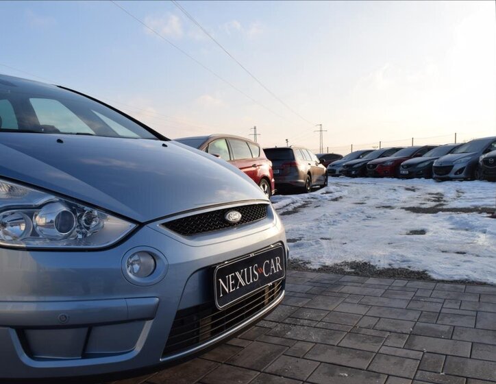 Ford S-MAX MPV 2,0 l 107 kw