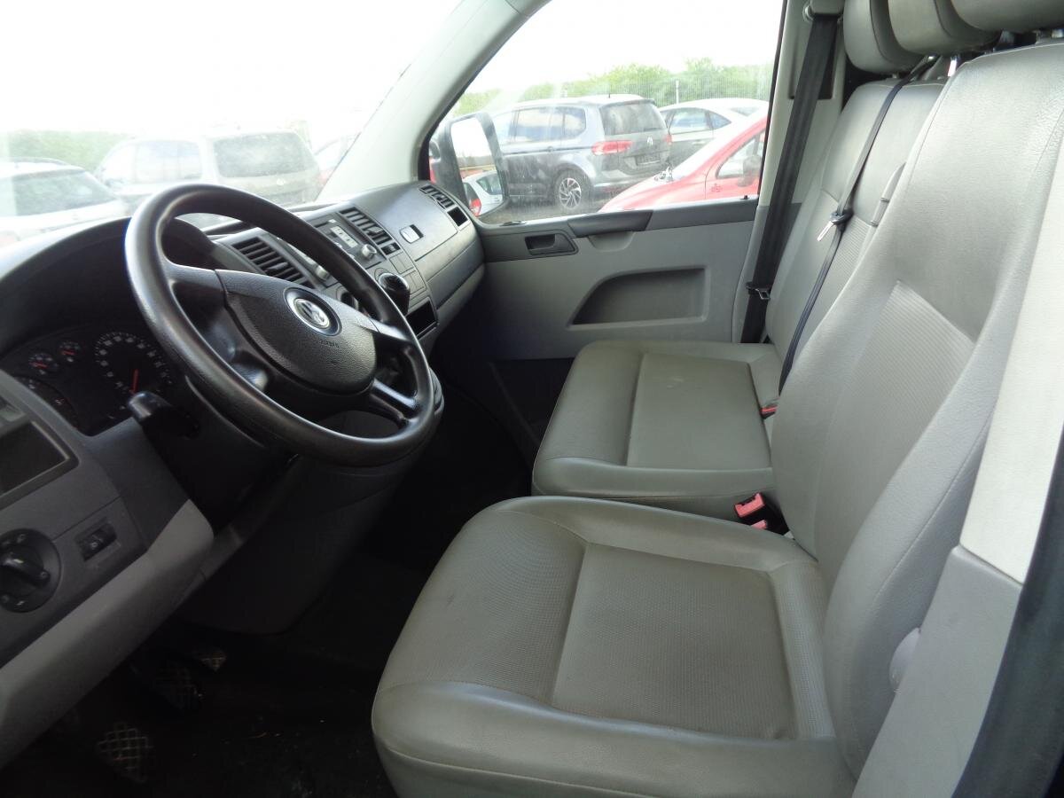 Volkswagen Transporter Valník 2,5 l 96 kw