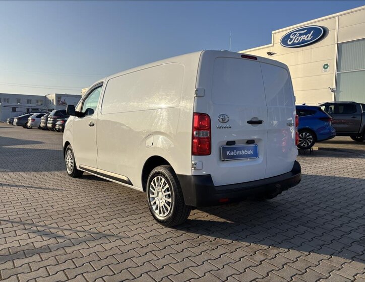 Toyota ProAce Skříň 2,0 l 90 kw