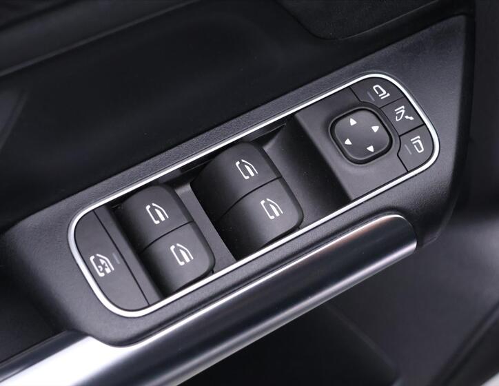 Mercedes-Benz GLA 18