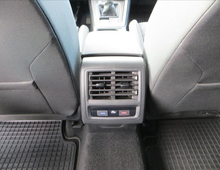 Volkswagen Golf Kombi 1,5 l 96 kw