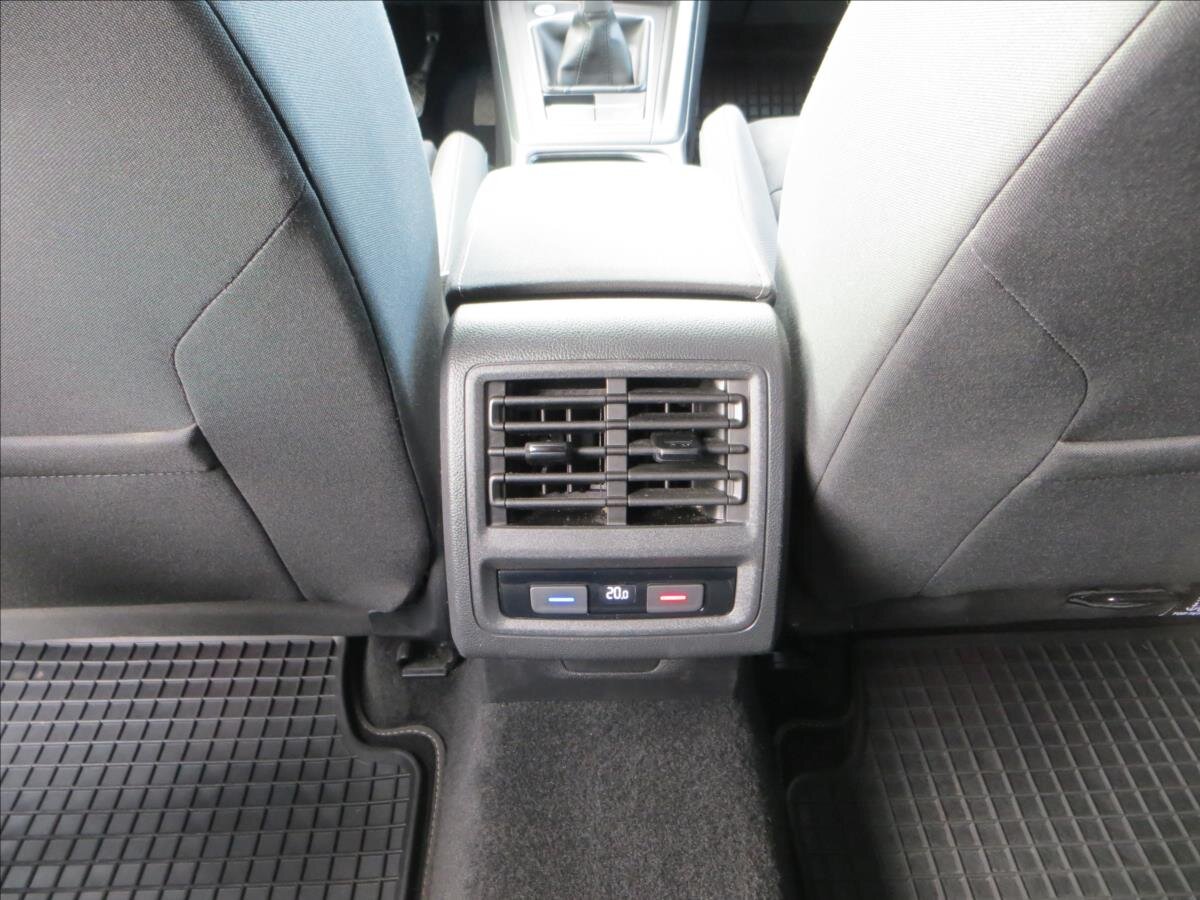 Volkswagen Golf Kombi 1,5 l 96 kw