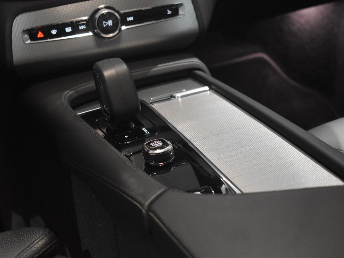 Volvo XC90 SUV 2,0 l 173 kw