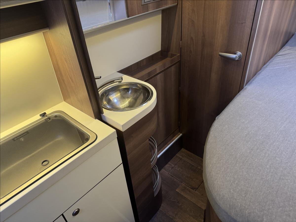 Peugeot Ostatní Ostatní 3,0 l 130 kw