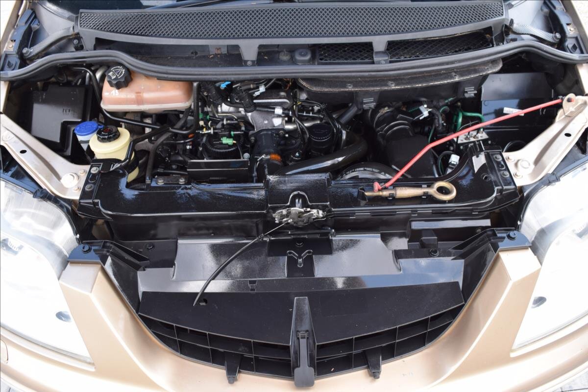 Lancia Phedra MPV 2,2 l 94 kw